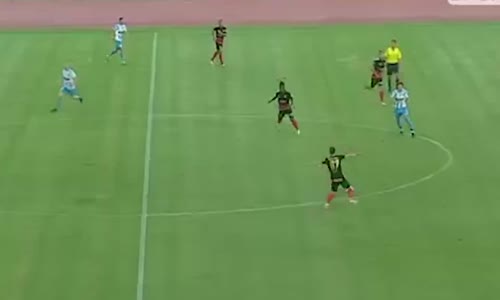 Orta Sahadan Kaleciyi Böyle Avladı!