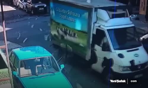 Kamyonet 3 Yaşındaki Çocuğu Altına Aldı