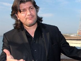 Ahmet - Şafak - Aşk ve Vatan