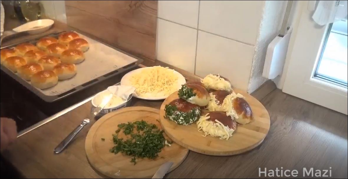 Saçaklı Sandviç Poğaça Tarifi 