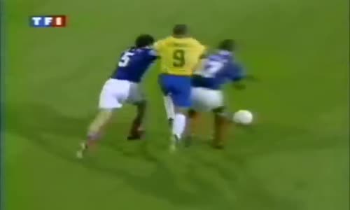 Roberto Carlos Best Goal - Free Kick Goal vs France (Tournoi de France 1997)