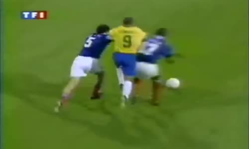 Roberto Carlos Best Goal - Free Kick Goal vs France (Tournoi de France 1997)