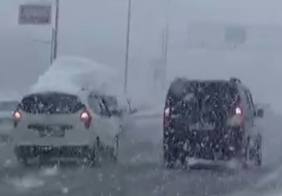 Yeniden Başlayan Kar Trafiği Etkiledi