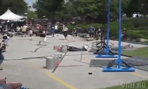 Yarışmada Kaza Demek Az Olur..