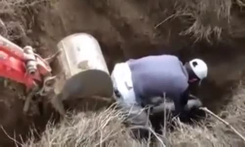 Kepçeyle Yapılan Eşek Şakası 