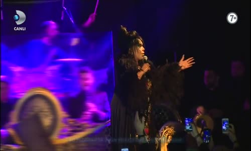 Bülent Ersoy Uçakta Olay Çıkardı İddialarına Ateş Püskürdü Çok Sinirlendim