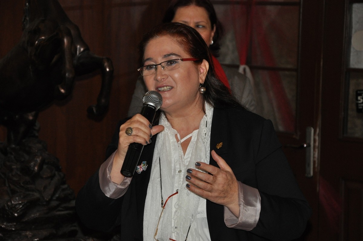 Sabahat Akkiraz - Ses Verin Sesime Dağlar.