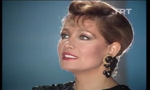 Emel Sayın-Seni Ben Unutmak İstemedim Ki izle