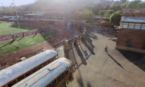 Jurassic School (2017) Fragman