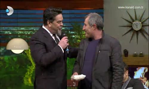 Beyaz ve Bülent Serttaş Pilavına Yarıştı!