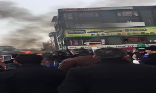 Zabıtalar Tarafından Tezgahına El Konulan Adam İsyan Etti 