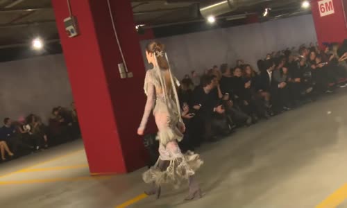 2017 ve 2018 in Tasarım Kıyafetleri Görücüde