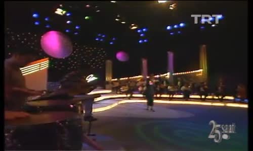 Hüner Coşkuner-Senin Yüzünden izle