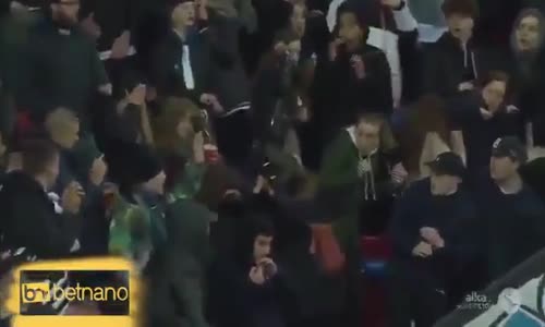 Senmisin Maçta Sigara İçen !