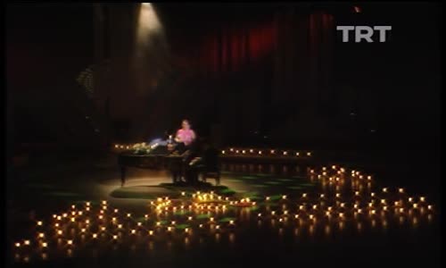 Hüner Coşkuner-Hülyalara Dalıyorum İzle