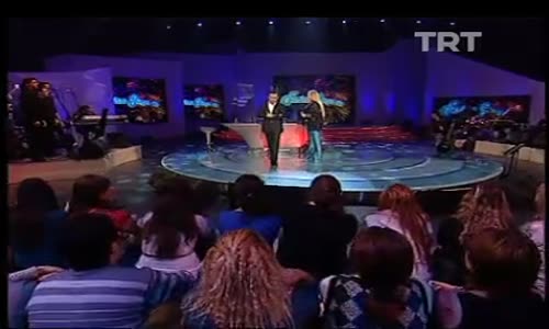 Zerrin Özer Ve Ferhat Göçer-Kar Beyazdır Ölüm 