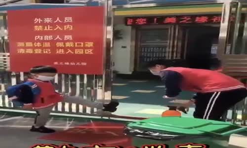 corona, Bu öğrenci bugün sınıfına gitmeden önce şu işlemleri yaptı ;