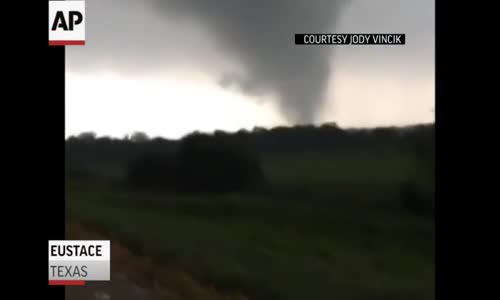 Tornado Hortumu Texas Kasabasını Vurdu