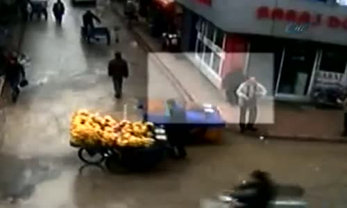 Komedi Filmi Gibi Mobese Görüntüleri