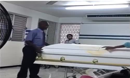 Cenaze Hizmetleri Çalışanından Arkadaşına Korkunç Şaka