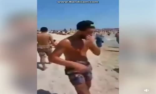 Şok Şok Denizde Suriyeliler Türk Kadınına Taciz Ediyor İşte O görüntüler