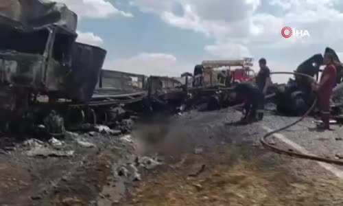 Antalya’da tır ve kamyon çarpıştı- 3 ölü, 1 yaralı 
