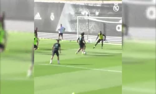 Real Madrid İdmanında Brezilyalı Yıldızdan Şahane Gol