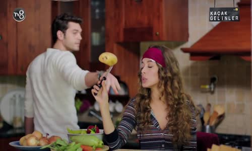 Kaçak Gelinler 17.Bölüm  Şebnem Ve Selim’in Mutfak Halleri