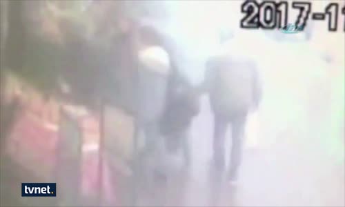 Genç Kızın Telefonunu Böyle Cebe İndirdi