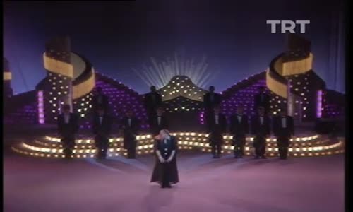 Zerrin Özer-Hani Dünya Tatlısı 