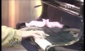 Erol Evgin-İşte Öyle Bir Şey izle