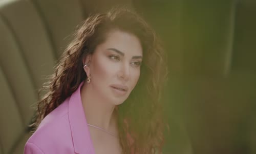 Ebru Yaşar - Yalnız Uyunmaz