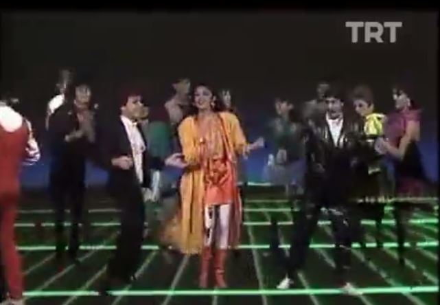 Merhaba Gece 9.Bölüm İzle