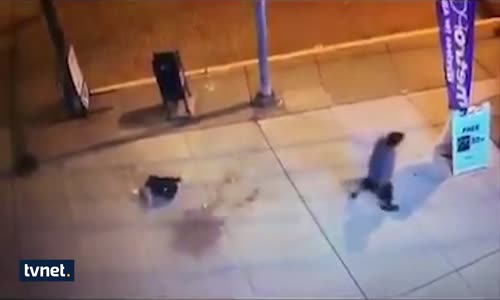 Yardım Etmek Yerine Fotoğrafını Çektiler