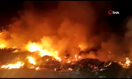 Antalya’da katı atık yangınında gökyüzü dumanla kaplandı 