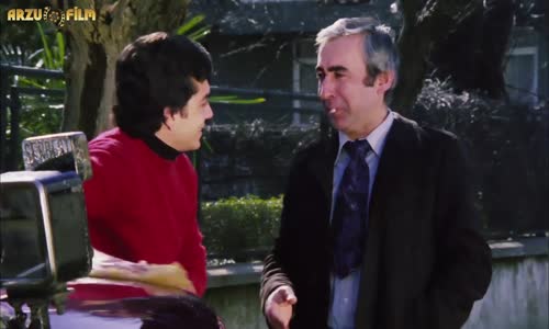 Neşeli Günler - Ziya Nikah Şekeri İşinde