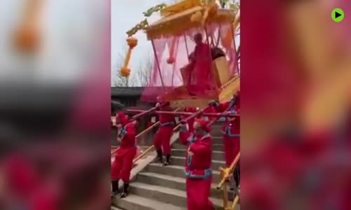 İmparatorun Yıkılışı': Canlı-eylem yanlış mı oldu?