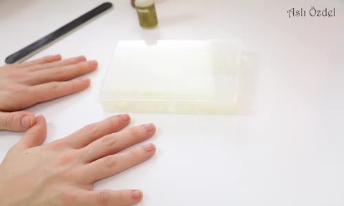 Aslı Özdel Doğal Görünen Takma Tırnak Nasıl Takılır