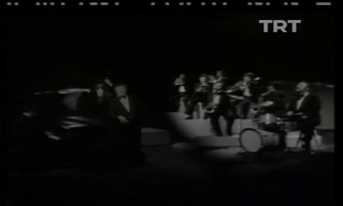 Tanju Okan-Laura izle 