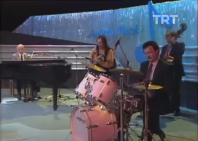 Şevket Uğurluer-Aşklarımı Ben Yarattım