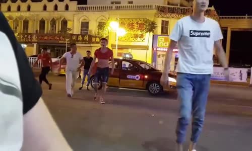 Kafada Şişe Patlatmalı Koniçiva Kavgası