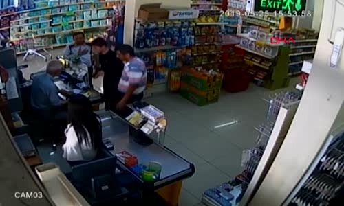 Suriyeli Kişi Bulduğu 17 Bin Lirayı Sahibine İade Etti