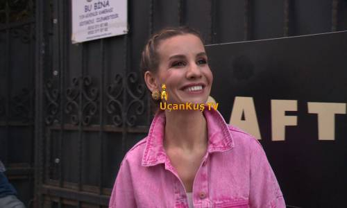 Bergüzar Korel Tiyatro Sahnesi - Esra Erol Halit Ergenç