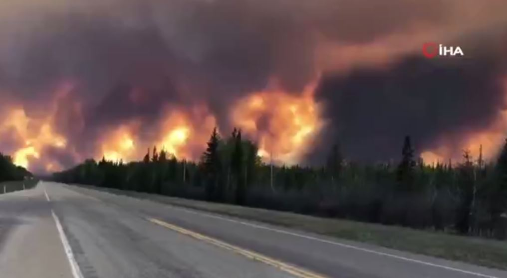 Kanada’da Çıkan Orman Yangını Hızla Büyüyor