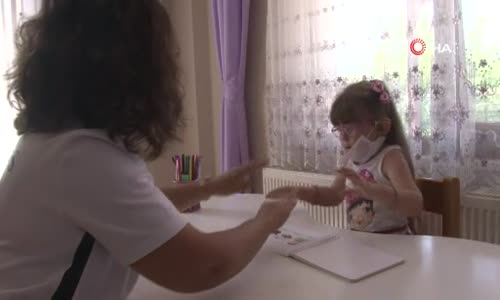 5 yaşına kadar yürüyemeyen ve konuşamayan çocuk özel eğitimle engellerini aştı