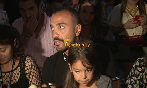 Okan Kurt Ve Hira Konserde Demet Akalın'ı Yalnız Bırakmadı 