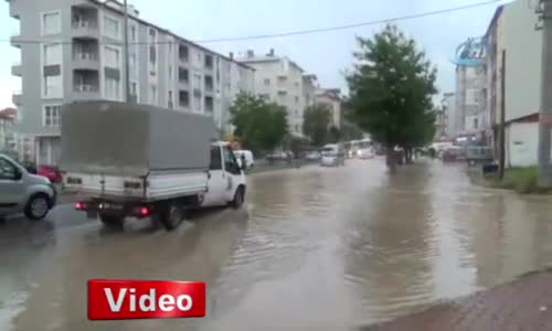 Sivas'ta Cadde Ve Sokaklar Göle Döndü