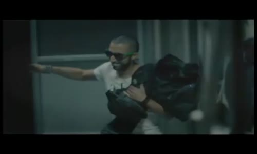 Hadise - Aşk Kaç Beden Giyer