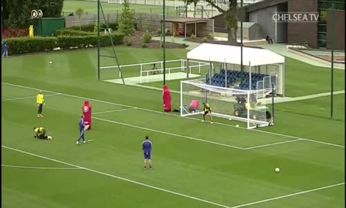 Chelsea'nin Kalecisinden Forvetleri Kıskandıracak Vole