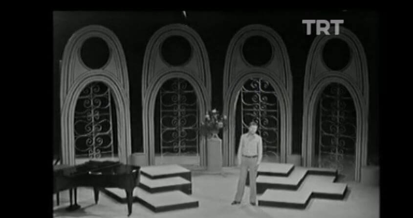 Esin Engin Dinle Sevgili 